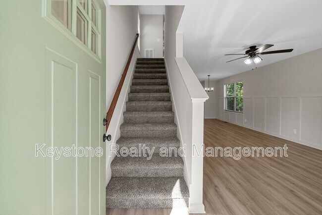 Building Photo - 174 Oak St