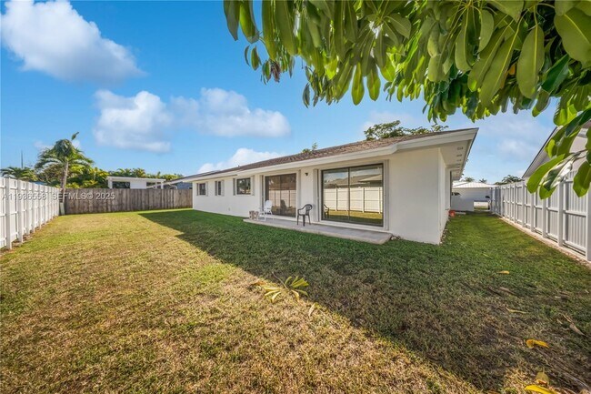 Building Photo - 14065 SW 48th Terrace