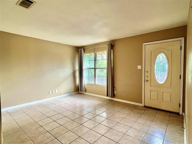 Building Photo - 401 Philco Dr