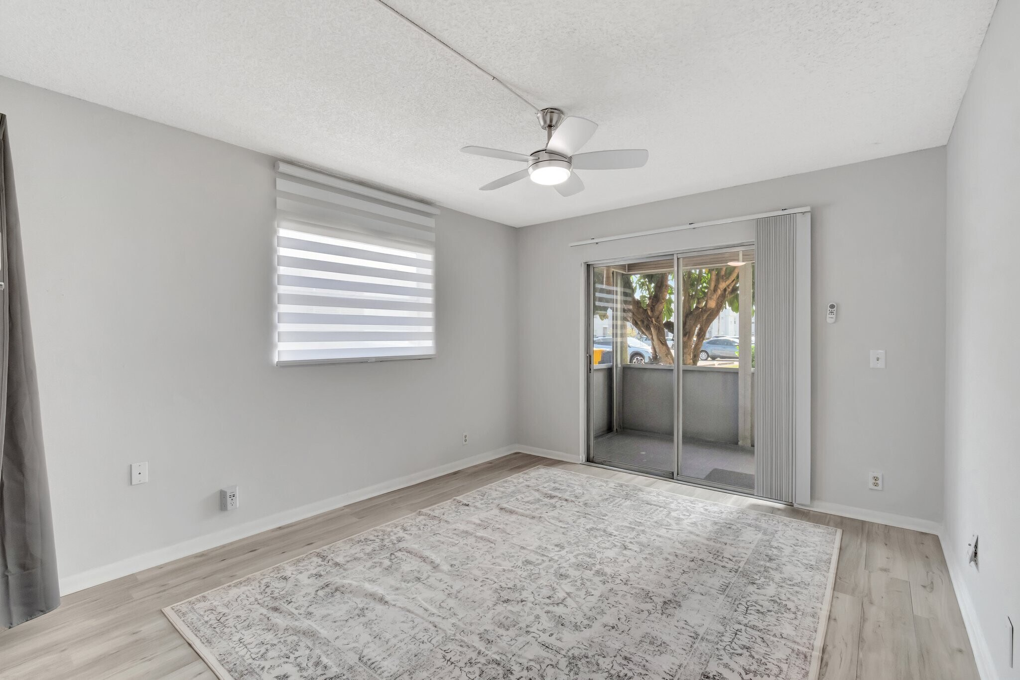 Building Photo - 481 Burgundy P