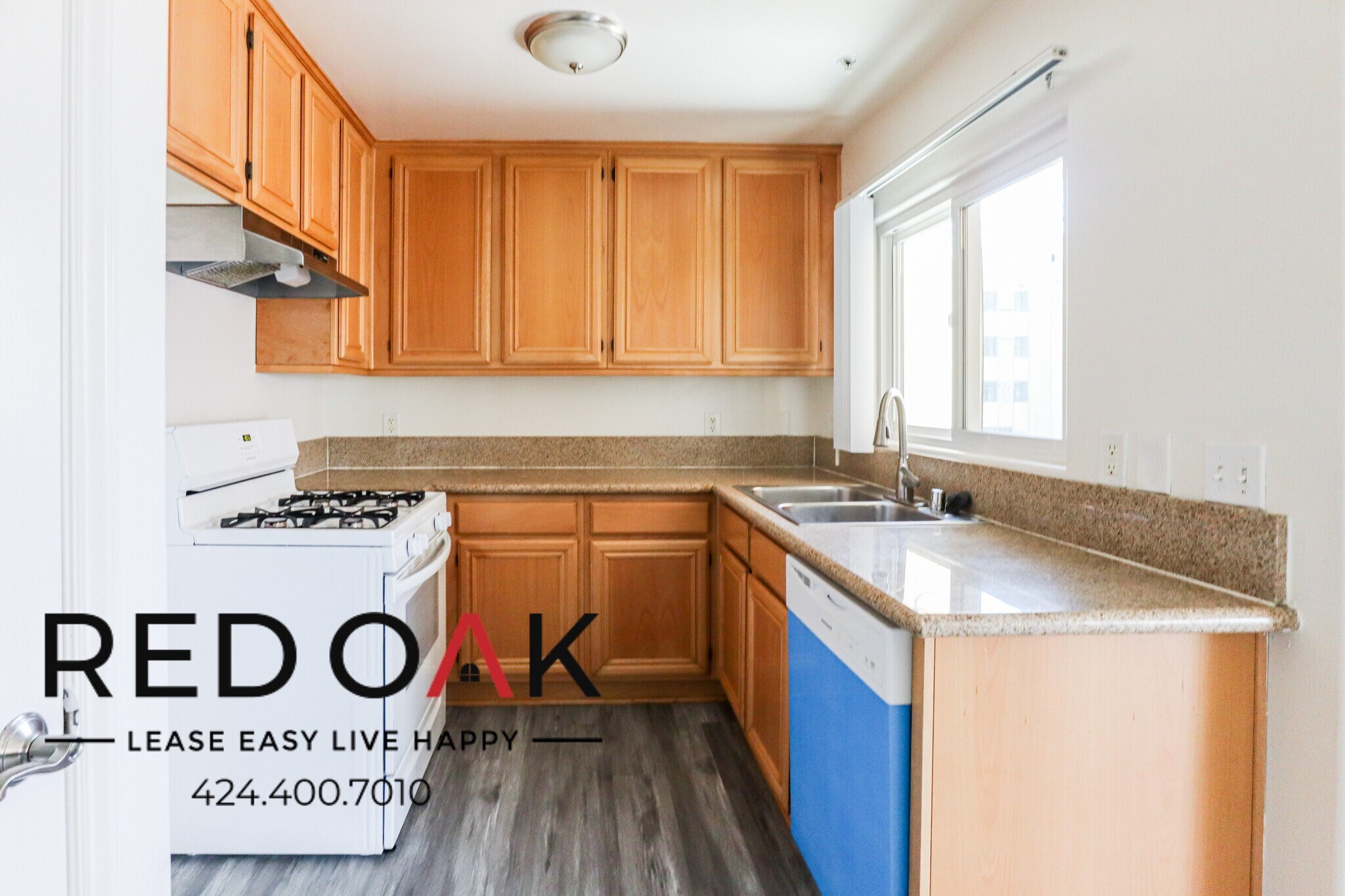 Building Photo - 319 S Westlake Ave