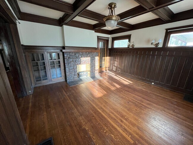 Building Photo - 896-900 Grove Street