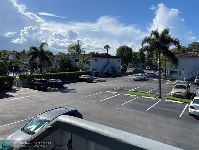 Building Photo - 649 W Oakland Park Blvd