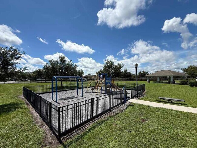 Building Photo - 930 Meadow Glade Dr