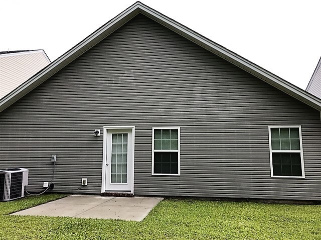 Building Photo - 7 Holly Springs