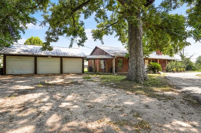 Primary Photo - 700 Anderson Rd