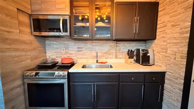 Building Photo - 168 NW 53rd St