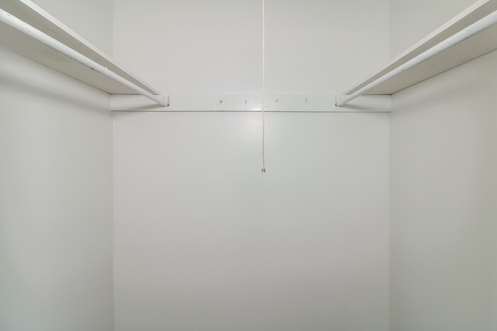 Building Photo - 1513 Omega Dr