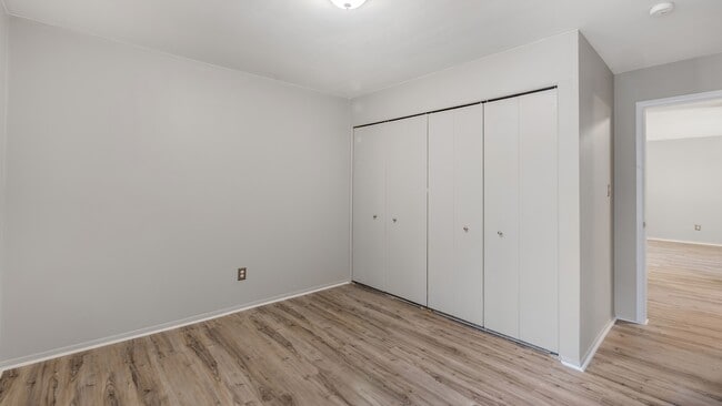 Building Photo - Maplehurst Apartments