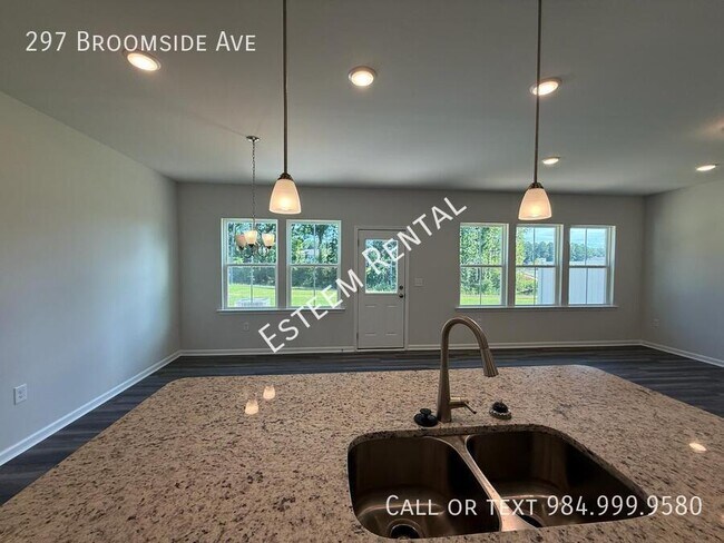 Building Photo - 297 Broomside Ave