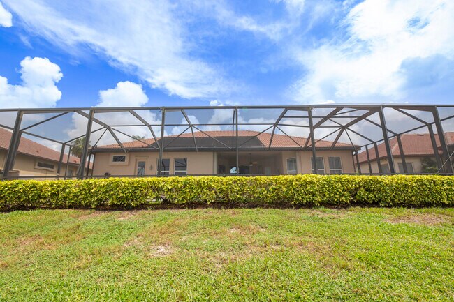 Building Photo - 923 SW Grand Reserves Blvd