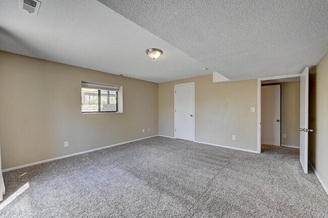 Building Photo - $2,245 - 3 Bed, 3 Bath Home with Finished ...