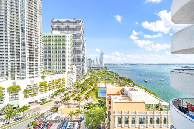 Building Photo - 1717 N Bayshore Dr