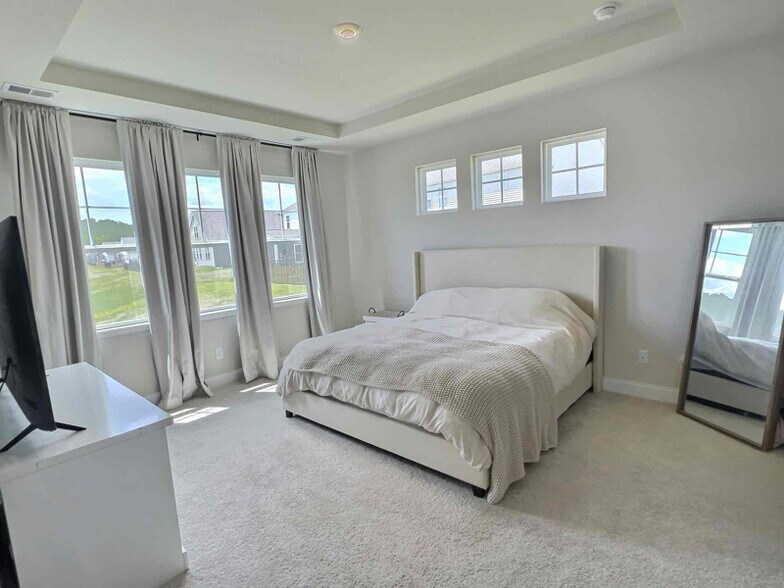 Building Photo - 353 Cattle Dr Cir