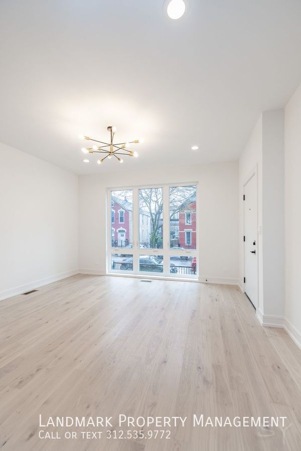 Building Photo - 1726 W Cullerton St