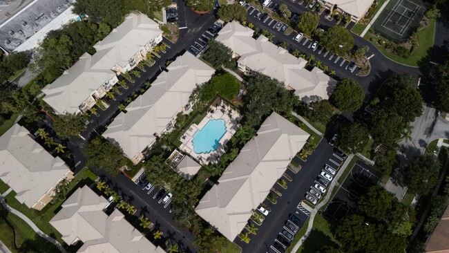Building Photo - 1300 Crestwood Ct S