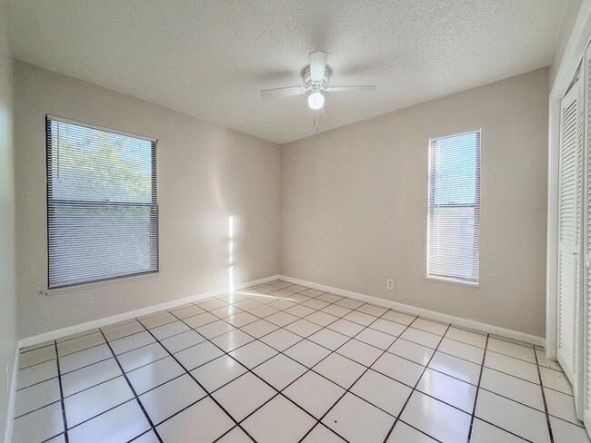 Building Photo - 2028 Major Dr