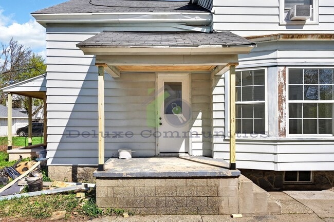 Building Photo - 851 Worden St SE