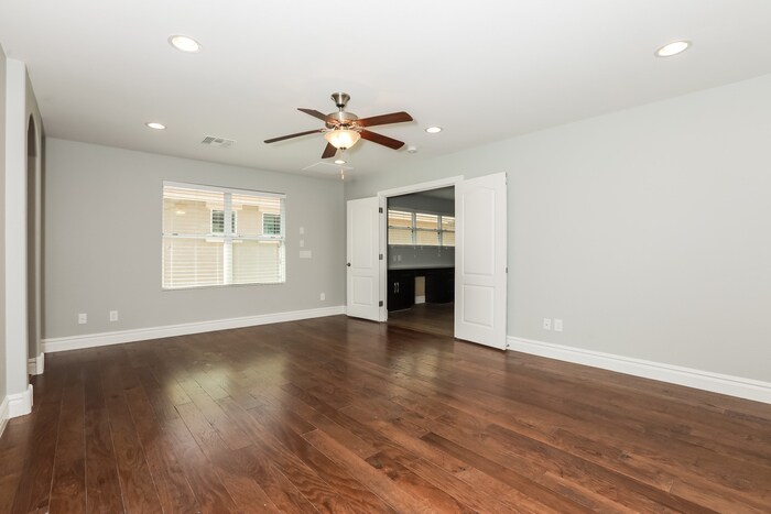 Building Photo - 1063 S Agnes Ln