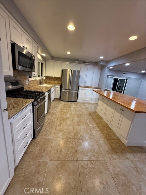 Building Photo - 4561 Mimosa Dr
