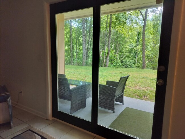 Building Photo - 487 N Country Clb Dr