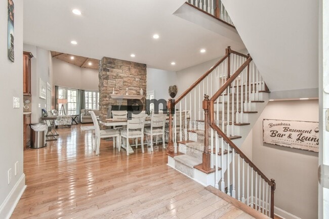 Building Photo - 373 Dach Bruche Gasse