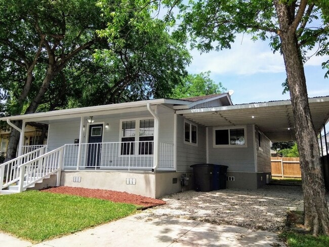 Building Photo - *COMING SOON* Charming 3BR/2BA Home with Covered Porch & Stainless Steel Appliances!