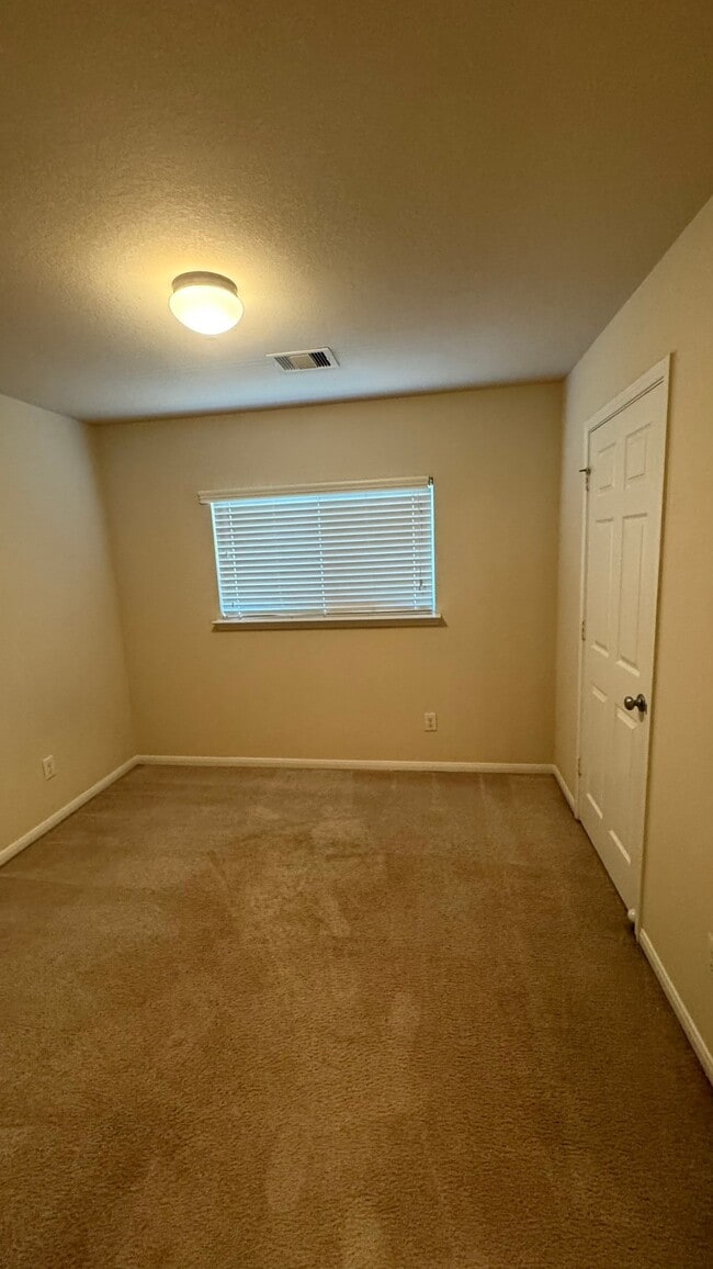 Building Photo - 1747 Nichole Woods Dr