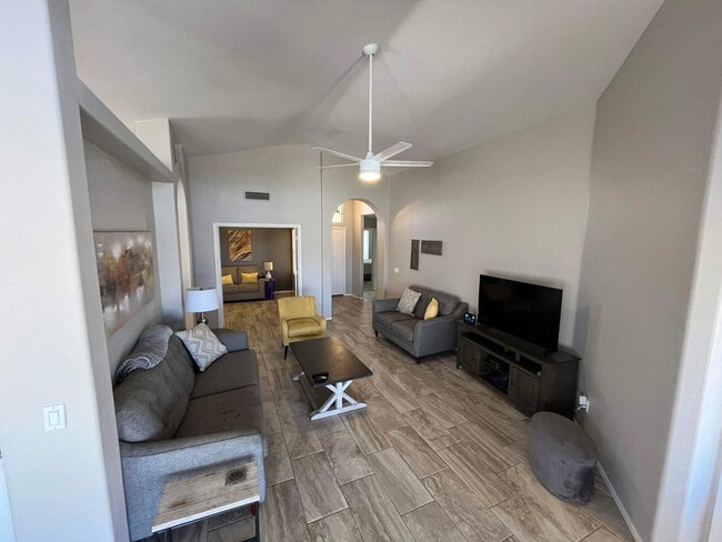 Building Photo - 11669 W Pine Mountain Ct