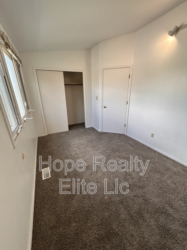 Building Photo - 954 Brant Hollow Ct