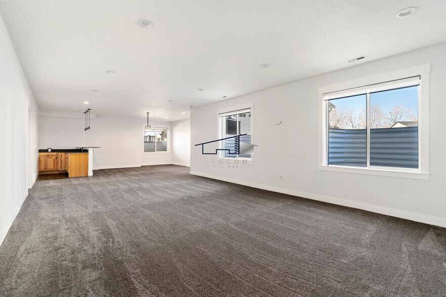 Building Photo - 369 W Clark Cir