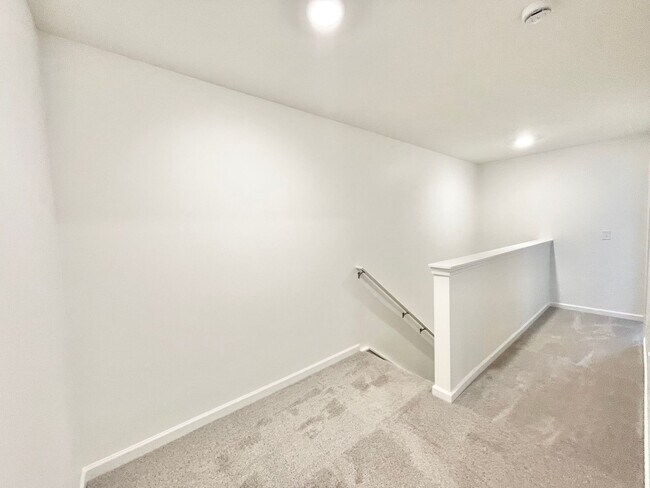 Building Photo - 3BD Townhome in Concord Lakes Minutes from...