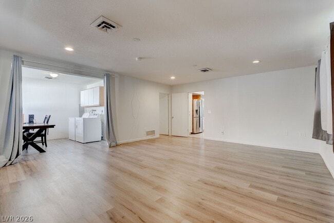 Building Photo - 1489 Santa Anita Dr