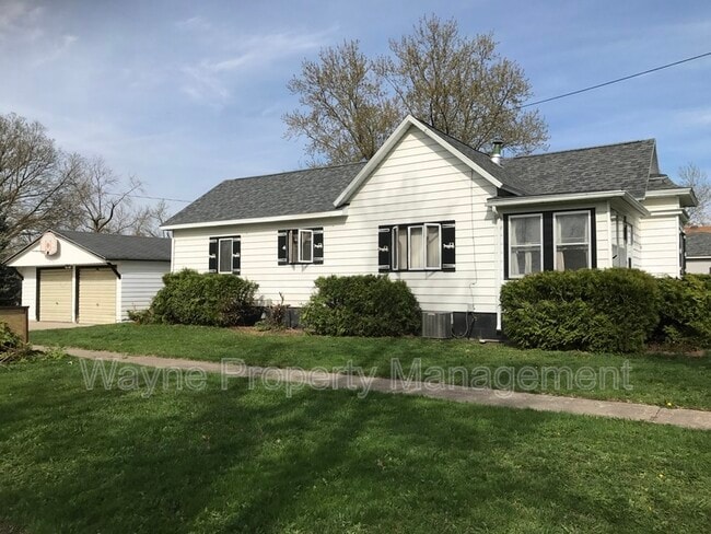 Building Photo - 503 NE 3rd St