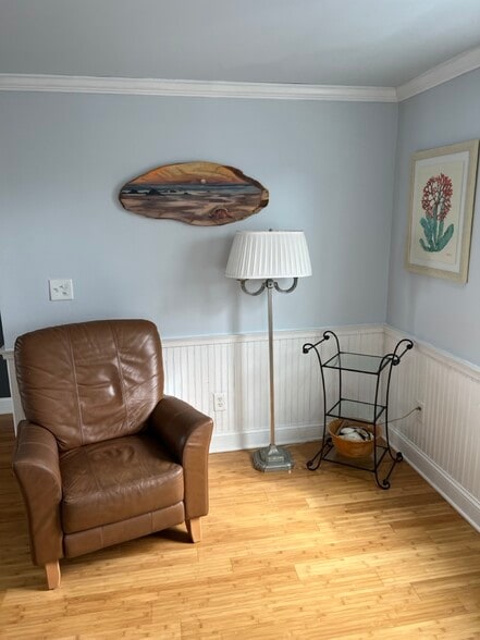 Living Room - 130 Union Ave
