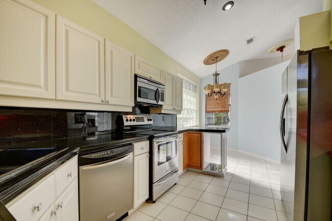 Building Photo - 9185 Baybury Ln