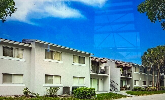 Building Photo - 1140 Lake Victoria Dr