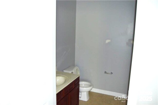 Building Photo - 110 Steam Engine Dr