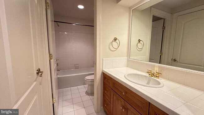 Building Photo - 1354 Lewinsville Mews Ct