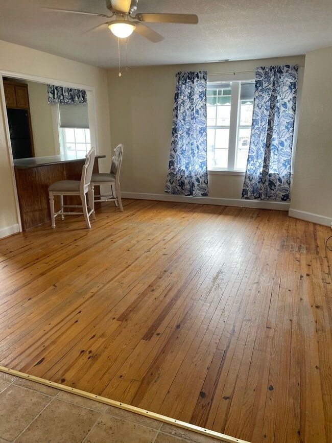 Building Photo - Willow Street