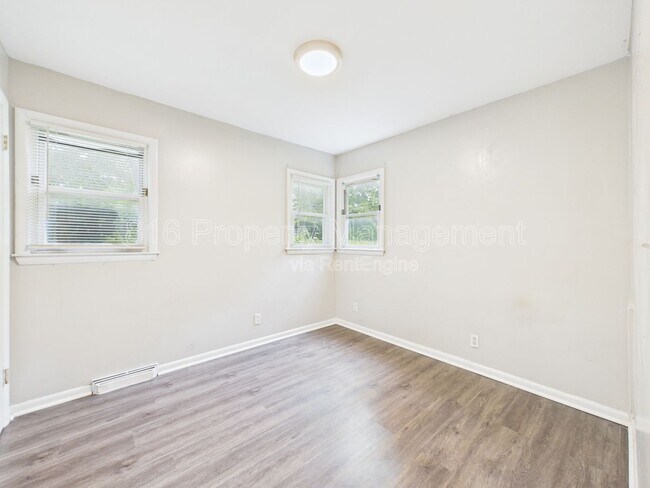 Building Photo - 8028 Montgall Ave