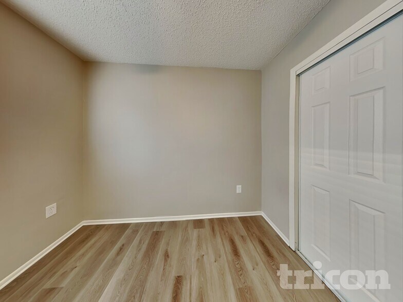 Building Photo - 1455 Marigold Dr