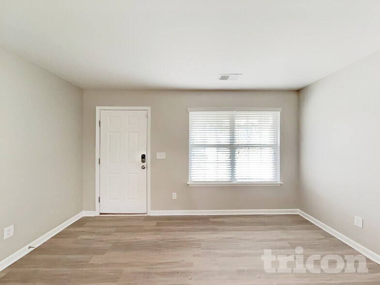 Building Photo - 209 Lilah Ln