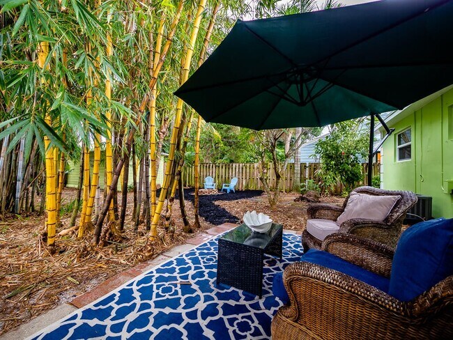 Building Photo - 418 N Palmway