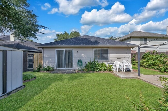 Building Photo - 18142 Westlock Ct