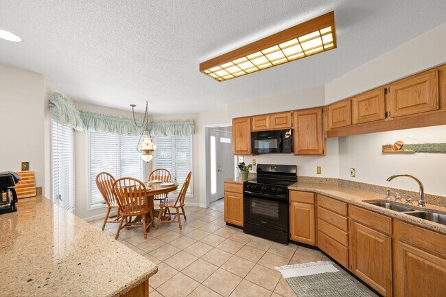 Building Photo - 225 Ocean View Blvd