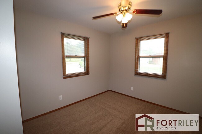 Building Photo - Family Home for rent!