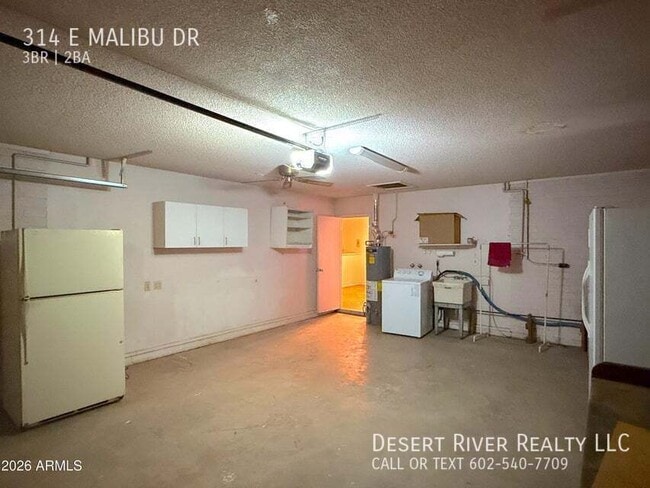 Building Photo - 314 E Malibu Dr
