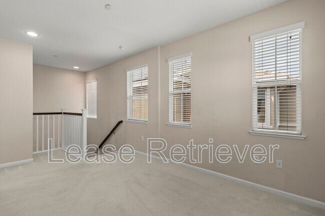 Building Photo - 2631 Clarita Dr