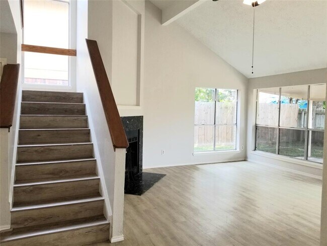 Building Photo - 9315 Bristlebrook Dr